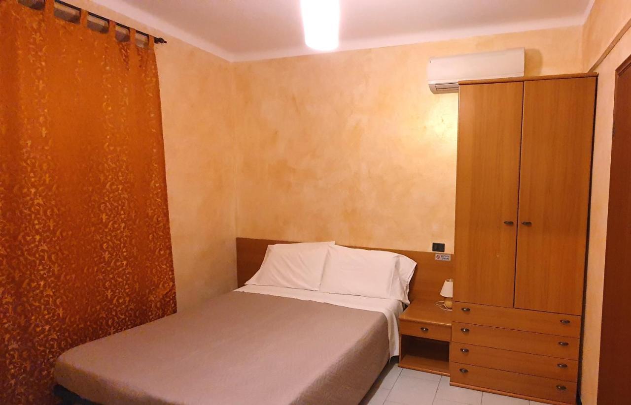 Albergo Leon D'Oro Castel San Giovanni  Eksteriør billede
